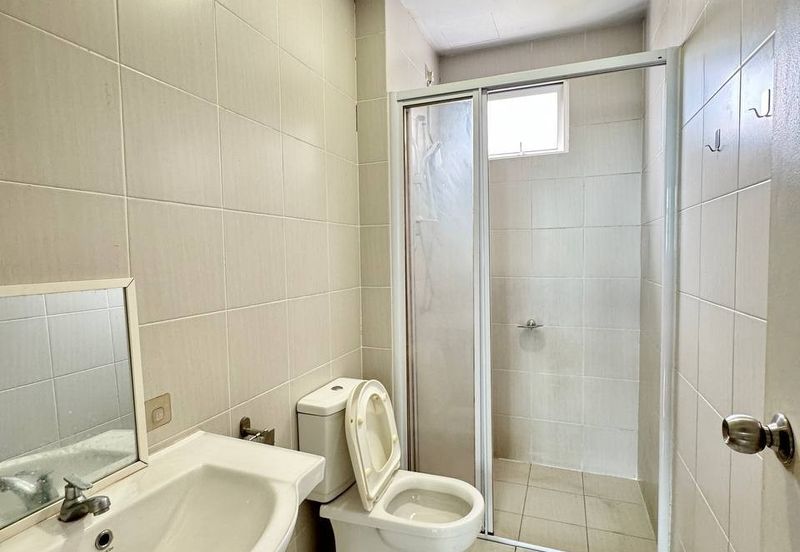 Meridin Bayvue Apartment