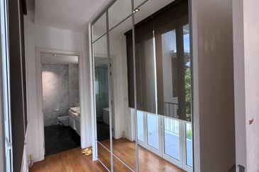 Emerald Bay @ Puteri harbour