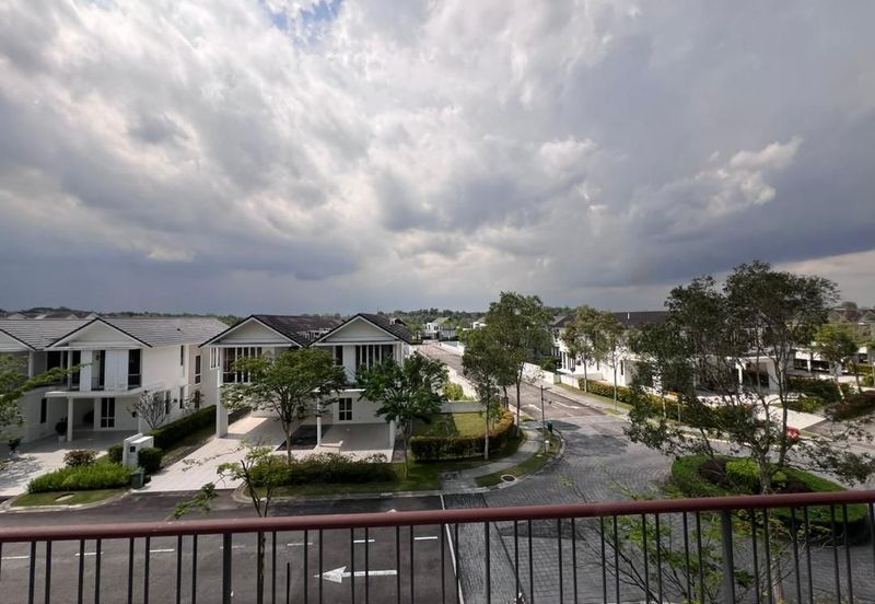 Emerald Bay @ Puteri harbour