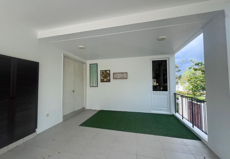 Emerald Bay @ Puteri harbour