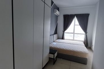 The Pinnacles (Pinnacle Tower)