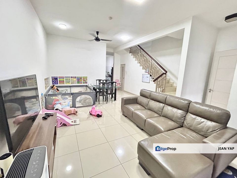 Dato Onn Perjiranan 15 Double Storey Terrace , Johor, Johor Bahru