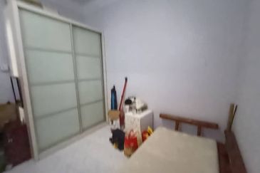 Taman Utama, Pekan Nanas