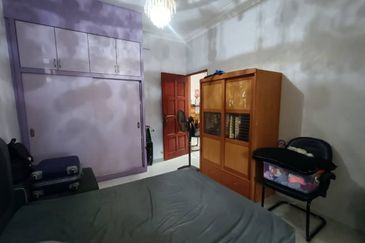 Taman Utama, Pekan Nanas