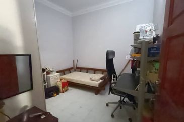 Taman Utama, Pekan Nanas