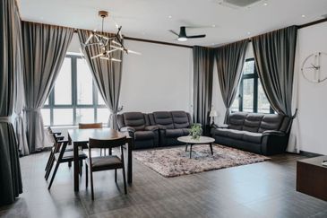 The Country Residency