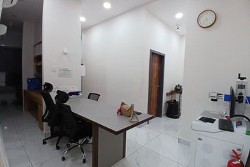 Platino Avenue 5 Storey Shop high ROI