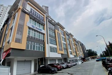Platino Avenue 5 Storey Shop high ROI
