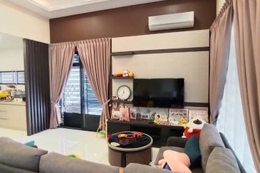 Bukit Indah Avenue 26 @ Villosa