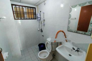 Prima Regency (Dorchester Court)