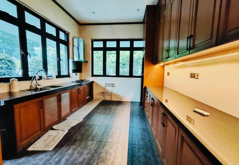 The Country Residency