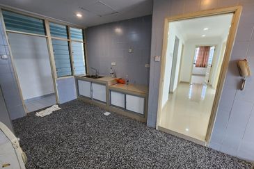 Country Tower Condominium