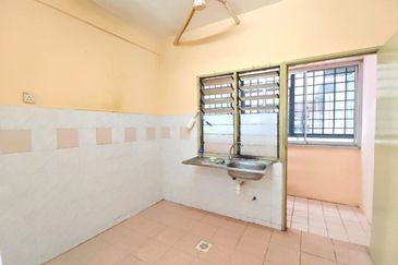 Sri Impian Apartment, Larkin Perdana