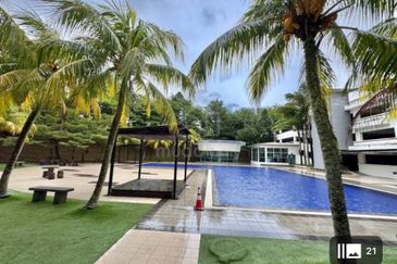 Eastbay Luxury Apartment