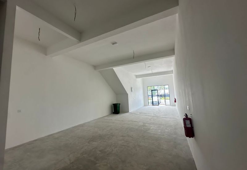 Eco tropic Eco Biz 3 Shoplot for rent