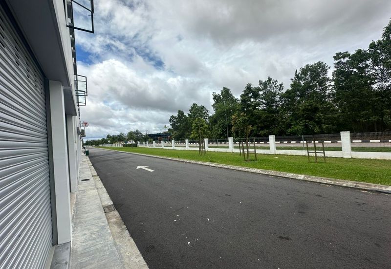 Eco tropic Eco Biz 3 Shoplot for rent