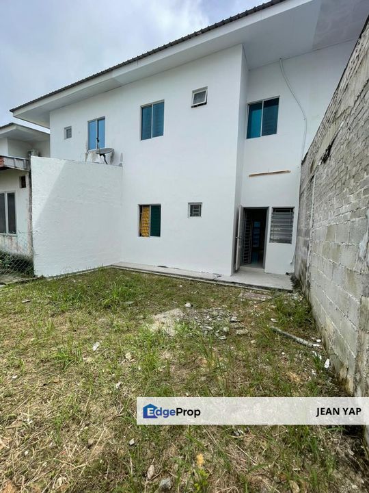 Jalan Wau Kikik Bandar Layangkasa Double Storey, Johor, Pasir Gudang