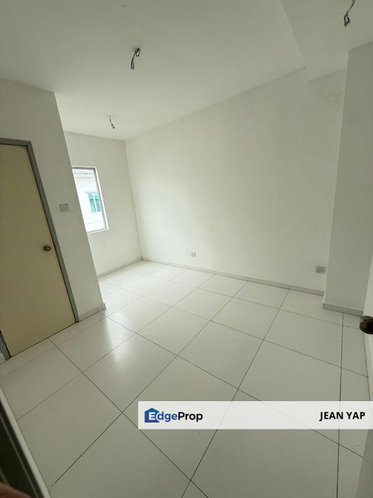 Jalan Wau Kikik Bandar Layangkasa Double Storey, Johor, Pasir Gudang