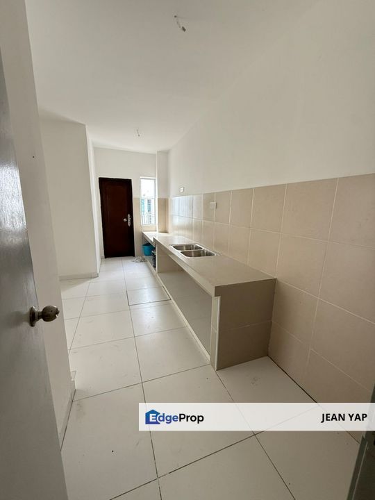 Jalan Wau Kikik Bandar Layangkasa Double Storey, Johor, Pasir Gudang