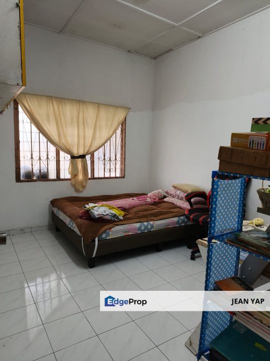 Taman Zamrud Ulu Tiram Single Storey Endlot, Johor, Ulu Tiram