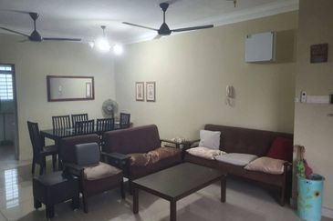 Golden Sands Seaview Residence