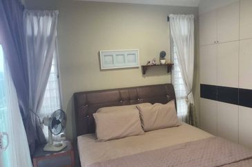 Golden Sands Seaview Residence