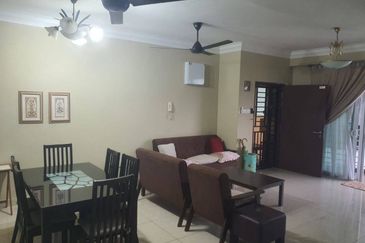 Golden Sands Seaview Residence