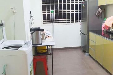 Eastbay Luxury Apartment