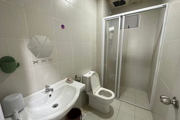 Meridin Bayvue Apartment