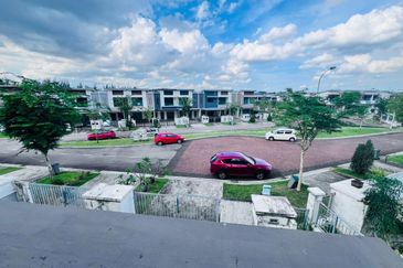 The Canal Garden North, Horizon Hills
