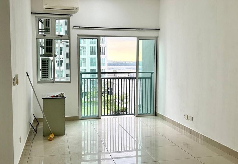 Meridin Bayvue Apartment