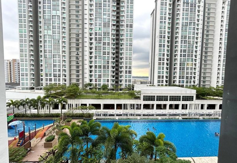 Meridin Bayvue Apartment