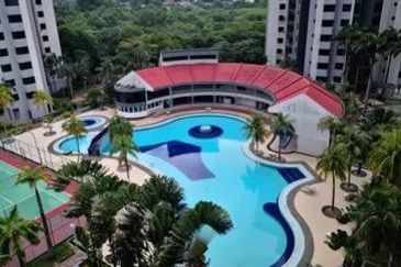 Mewah View Luxurious Apartments