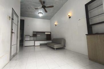 Summer Park Townhouse (Pangsapuri Alam Jaya), Bandar Baru Seri Alam