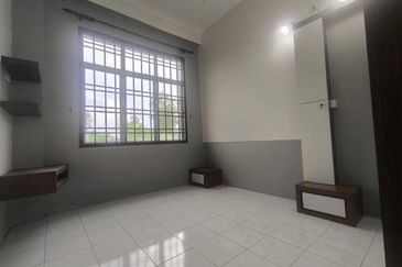 Summer Park Townhouse (Pangsapuri Alam Jaya), Bandar Baru Seri Alam