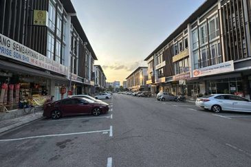 Oasis 2 @ Tropicana Danga Cove