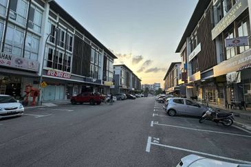 Oasis 2 @ Tropicana Danga Cove