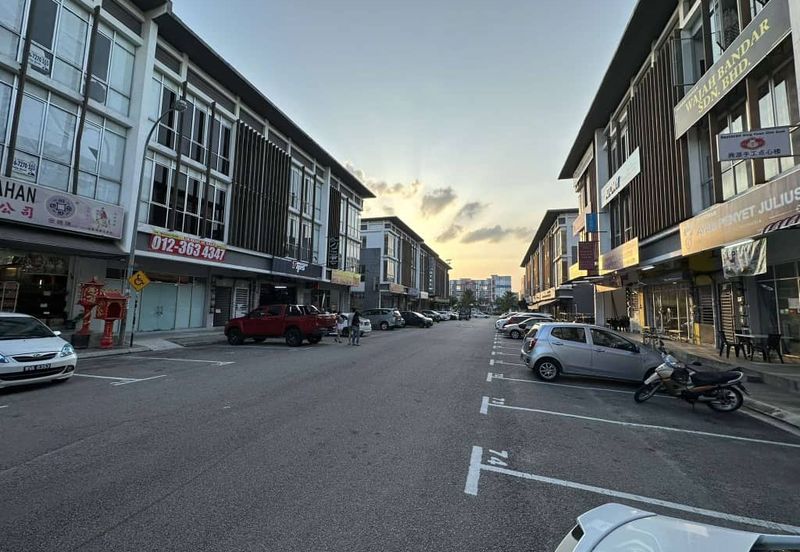 Oasis 2 @ Tropicana Danga Cove