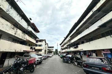 Flat Taman Ungku Tun Aminah
