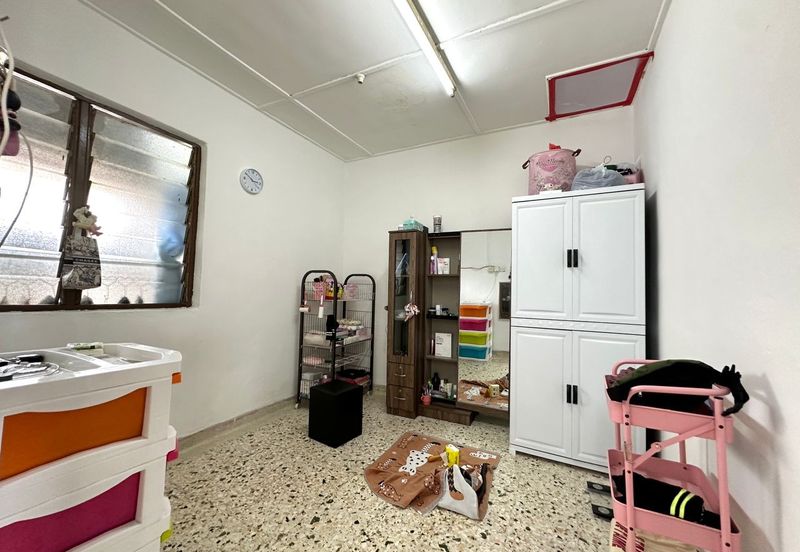 Flat Taman Ungku Tun Aminah