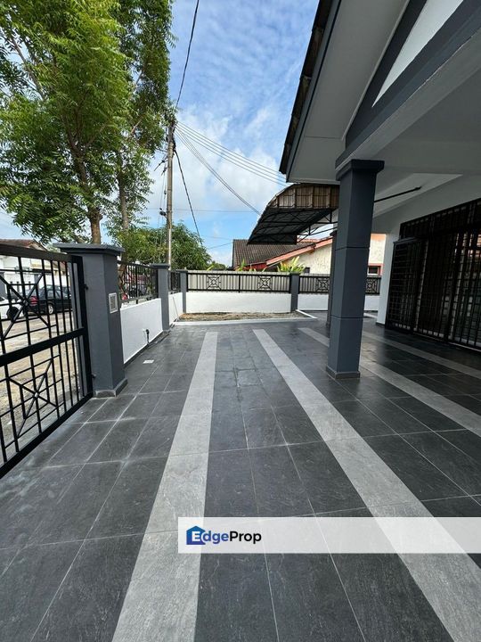 Jalan API API single storey semi D, Johor, Masai