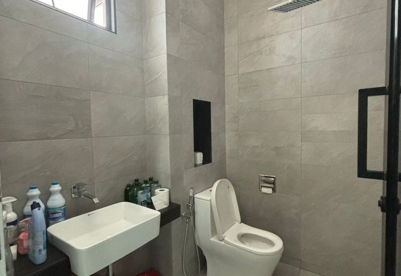 Setia Tropika Semi D