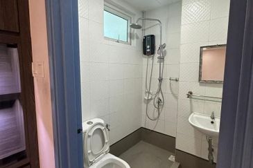 Seasons Luxury Apartments @ Amara Larkin