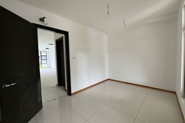 Senibong Cove Waterway Residences