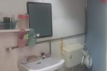 Taman Pulai Utama Flat