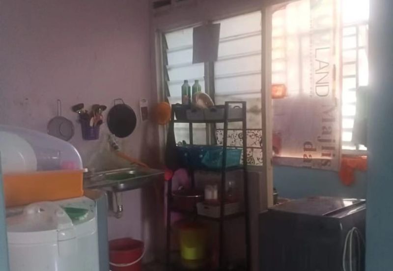 Taman Pulai Utama Flat