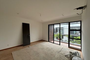 Senibong Cove Waterway Residences