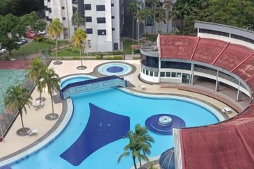 Mewah View Luxurious Apartments