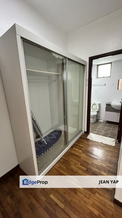 Molek Pine 2 2+1BR Partial Furnished, Johor, Johor Bahru