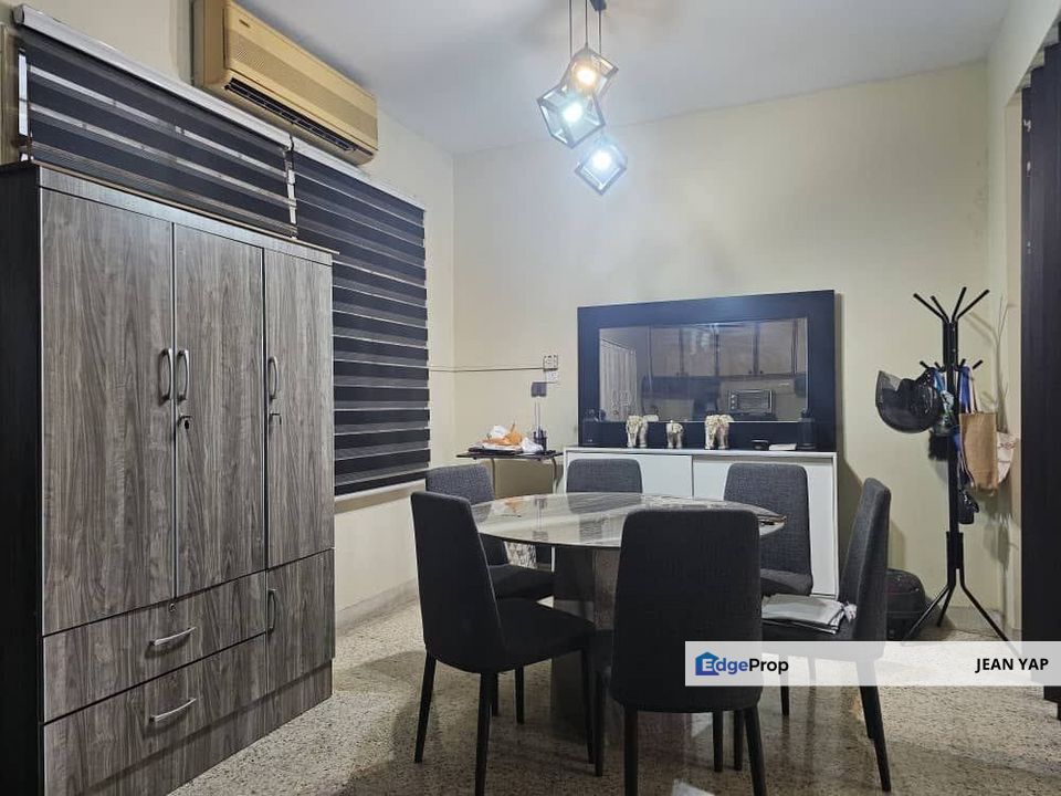 Jalan Simbang Taman Perling 1.5Storey, Johor, Johor Bahru